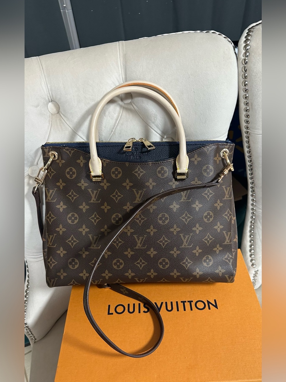 LV. Brown and Tan Monogram Handbag
Not auth